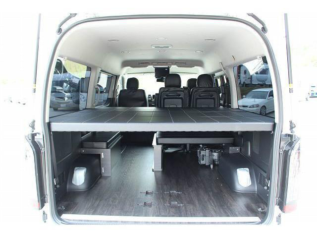 中古車 トヨタ ハイエース 車中泊仕様 ベットキット の中古車詳細 53 134km パール 兵庫県 409万円 中古車情報 中古車 検索なら 車選びドットコム 車選び Com