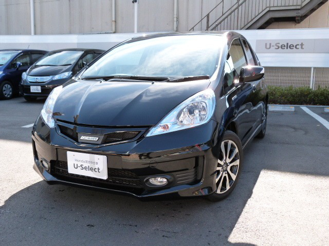 中古車 ホンダ フィットハイブリッド 1 5 Rs ファインスタイル の中古車詳細 35 000km ブラックパール 東京都 69 8万円 中古車情報 中古車検索なら 車選びドットコム 車選び Com