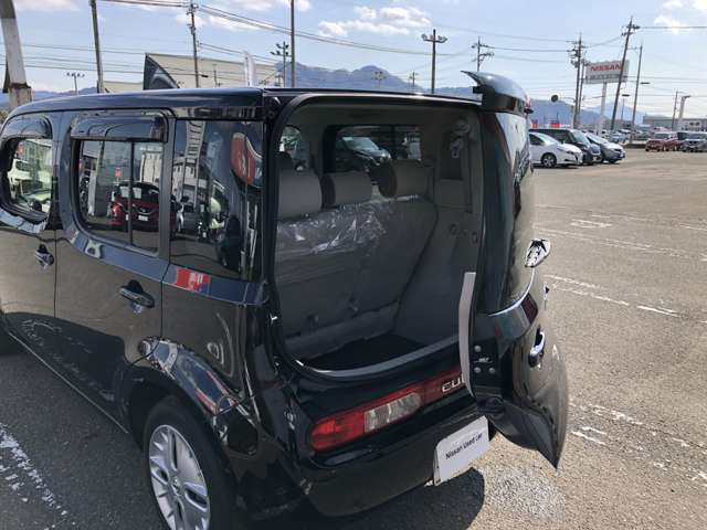 中古車 日産 キューブ 1 5 15x Vセレクション アンシャンテ 助手席スライドアップシート の中古車詳細 30 000km ブラック 福井県 76 7万円 中古車情報 中古車検索なら 車選びドットコム 車選び Com