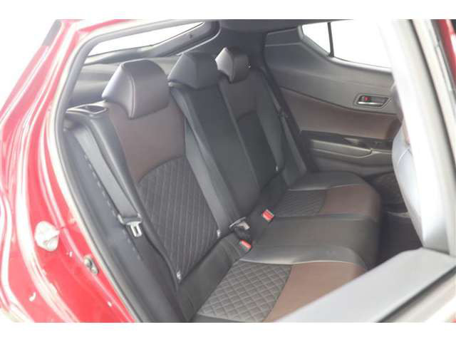 中古車 トヨタ C Hr 1 2 G T の中古車詳細 17 000km レッド 栃木県 198万円 中古車情報 中古車検索なら 車 選びドットコム 車選び Com