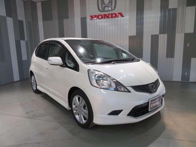 中古車 ホンダ フィット 1 5 Rs の中古車詳細 000km ホワイトパール 和歌山県 44 8万円 中古車情報 中古 車検索なら 車選びドットコム 車選び Com