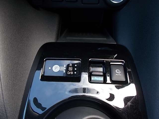 中古車 日産 リーフ E G の中古車詳細 16 000km ブルー 長崎県 347万円 中古車情報 中古車検索なら 車選びドットコム 車選び Com