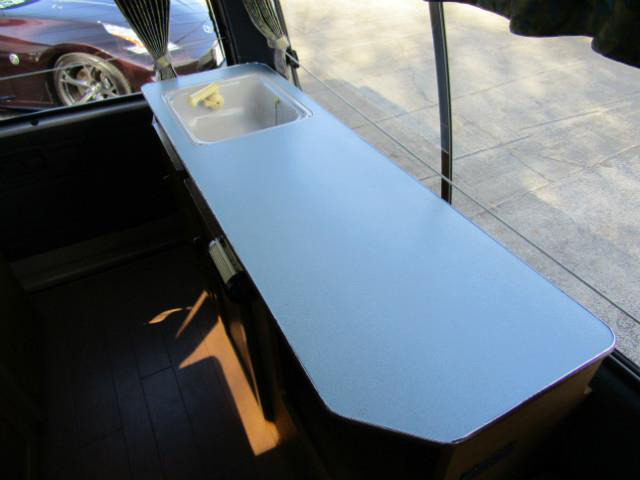 中古車 トヨタ ハイエース キャンピング ハイエース レクビィ ファイブスターコレクション 冷蔵庫 の中古車詳細 104 350km ライトグレー 茨城県 149万円 中古車情報 中古車検索なら 車選びドットコム 車選び Com