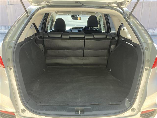 中古車 ホンダ シャトル 1 5 ハイブリッド X 修復歴無し の中古車詳細 58 000km アラバスターシルバーメタリック 広島県 1万円 中古車情報 中古車検索なら 車選びドットコム 車選び Com