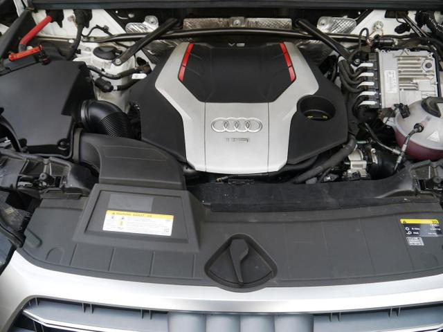 中古車 アウディ Sq5 3 0 4wd の中古車詳細 30 000km ホワイト 東京都 530万円 中古車情報 中古車検索なら 車 選びドットコム 車選び Com