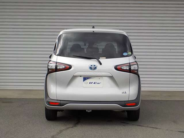 中古車 トヨタ シエンタ ハイブリッド 1 5 G の中古車詳細 41 000km シルバー 三重県 173万円 中古車情報 中古車 検索なら 車選びドットコム 車選び Com