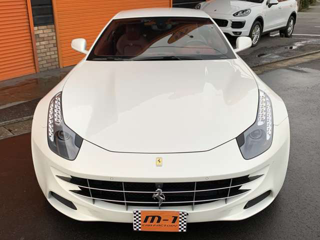 中古車 フェラーリ Ff F1 Dct 4wd 正規d車ledcarbonsteeringfrlift鍛造aw の中古車詳細 18 000km ビアンコイタリア 福岡県 1 958万円 中古車情報 中古車検索なら 車選びドットコム 車選び Com