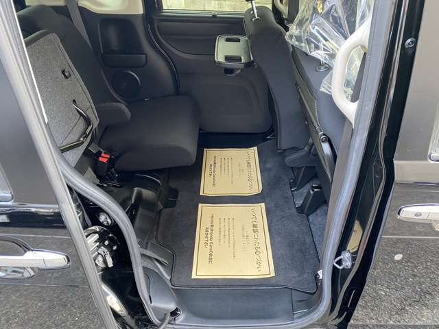 中古車 ホンダ N Boxカスタム G Ssパッケージ ブラックスタイル の中古車詳細 24 000km ブラックパール 兵庫県 129 8万円 中古車情報 中古車検索なら 車選びドットコム 車選び Com