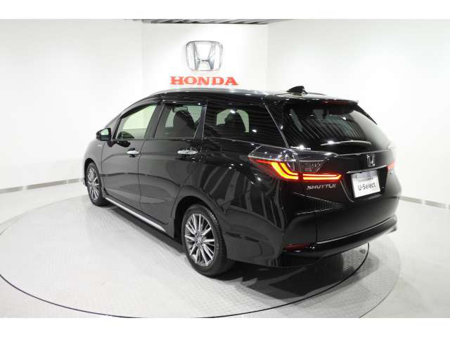 中古車 ホンダ シャトル 1 5 ハイブリッド Z ホンダセンシング の中古車詳細 6 000km ブラックパール 山梨県 239万円 中古車情報 中古車検索なら 車選びドットコム 車選び Com