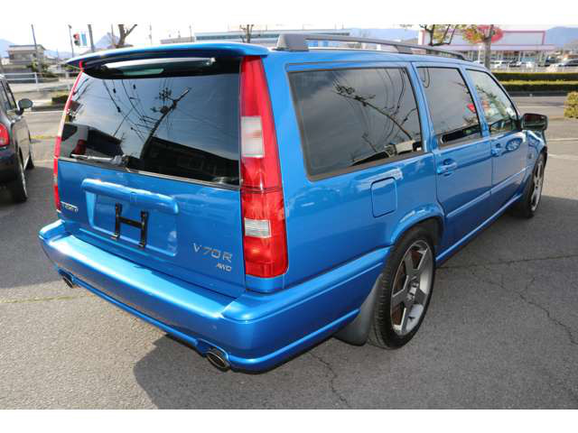 中古車 ボルボ V70 R Awd 4wd の中古車詳細 39 000km ブルー 香川県 価格応談 中古車情報 中古車検索なら 車 選びドットコム 車選び Com