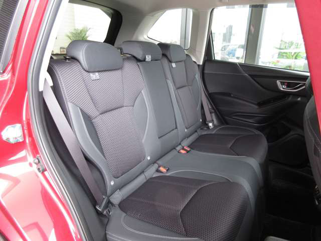 中古車 スバル フォレスター 2 0 アドバンス 4wd の中古車詳細 31 000km ワインレッド 埼玉県 279万円 中古車情報 中古車検索なら 車選びドットコム 車選び Com
