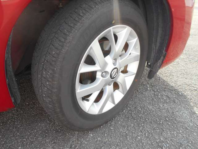 中古車 日産 ノート 1 2 E Power X の中古車詳細 14 000km レッド 三重県 132 8万円 中古車情報 中古車検索なら 車選びドットコム 車選び Com