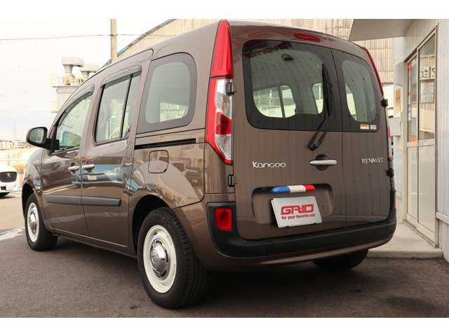 中古車 ルノー カングー ゼン の中古車詳細 11 000km ブラウン 新潟県 233万円 中古車情報 中古車検索なら 車選びドットコム 車選び Com
