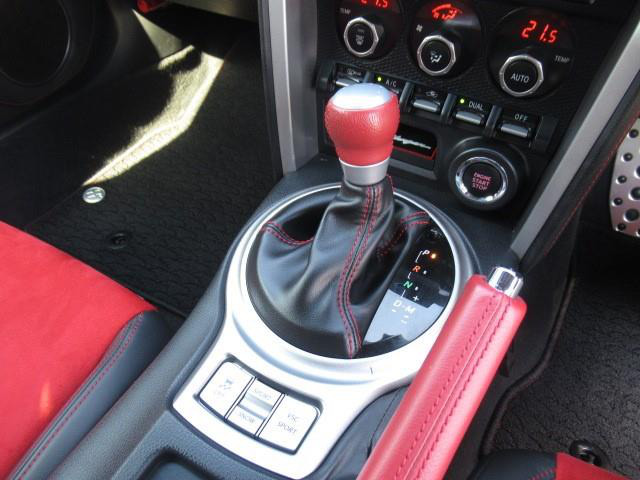 中古車 トヨタ 86 2 0 Gt リミテッド の中古車詳細 44 122km サテンホワイトパール 千葉県 179万円 中古車情報 中古車検索なら 車選びドットコム 車選び Com