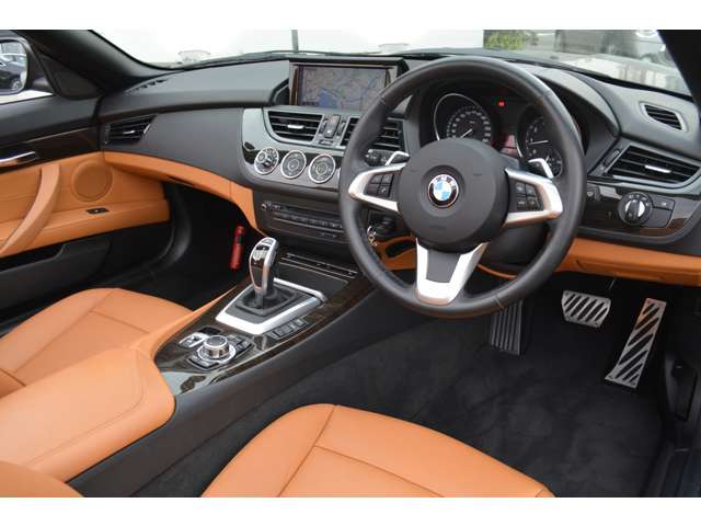 中古車 Bmw Z4 Sドライブ i ハイライン の中古車詳細 54 000km グレーシルバー 千葉県 329 9万円 中古車情報 中古車検索なら 車選びドットコム 車選び Com