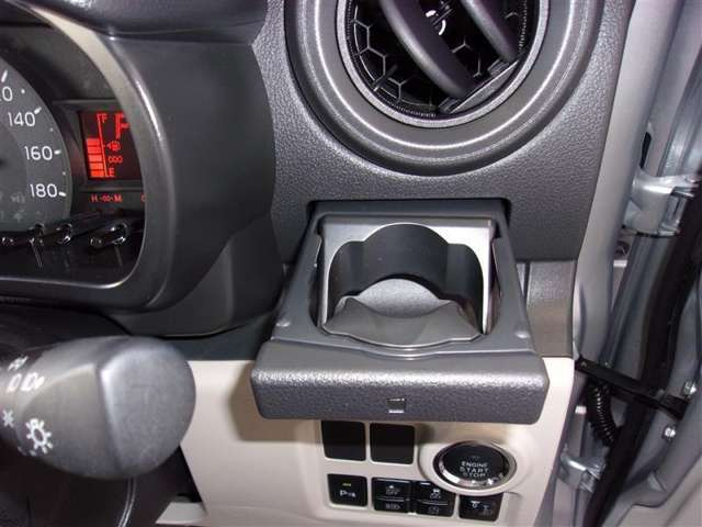 中古車 トヨタ パッソ 1 0 X S の中古車詳細 3 000km シルバー 栃木県 92 8万円 中古車情報 中古車検索なら 車 選びドットコム 車選び Com