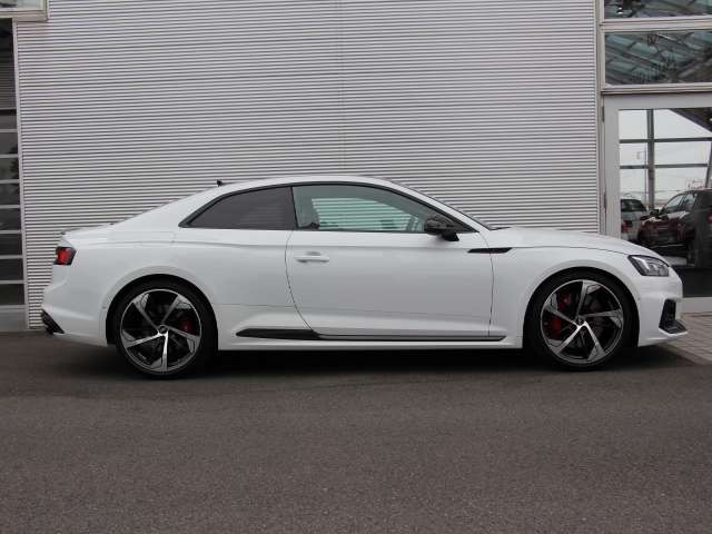 中古車 アウディ Rs5 2 9 4wd の中古車詳細 5 000km ホワイト 群馬県 938万円 中古車情報 中古車検索なら 車 選びドットコム 車選び Com