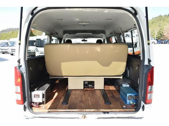 中古車 トヨタ ハイエース 車中泊仕様 ベットキット の中古車詳細 131 798km パール 兵庫県 198万円 中古車情報 中古車 検索なら 車選びドットコム 車選び Com