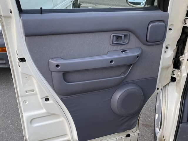 中古車 ダイハツ アトレー7 1 3 L リミテッド ハイルーフ 5速マニュアル Etc 7人乗り の中古車詳細 59 000km パールホワイト 埼玉県 40万円 中古車情報 中古車検索なら 車選びドットコム 車選び Com