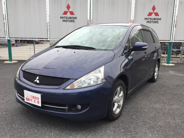 中古車 三菱 グランディス 2 4 G 4wd の中古車詳細 28 000km ダークブルー 宮城県 65 8万円 中古車情報 中古車 検索なら 車選びドットコム 車選び Com