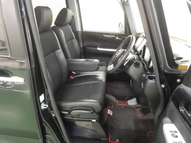 中古車 ホンダ N Boxカスタム G ターボ Ssパッケージ の中古車詳細 27 000km ブラックパール 東京都 123万円 中古車情報 中古車検索なら 車選びドットコム 車選び Com