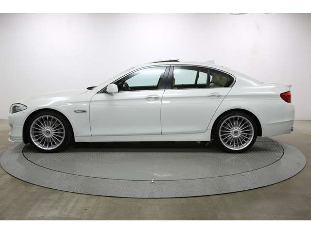 中古車 Bmwアルピナ D5 ターボ リムジン の中古車詳細 39 000km ホワイト 神奈川県 528万円 中古車情報 中古車 検索なら 車選びドットコム 車選び Com