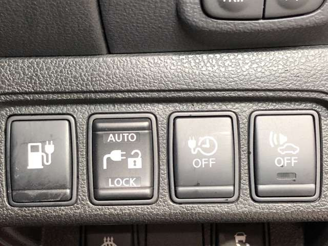 中古車 日産 リーフ 30kwh X の中古車詳細 84 000km ブラック 兵庫県 93万円 中古車情報 中古車検索なら 車 選びドットコム 車選び Com