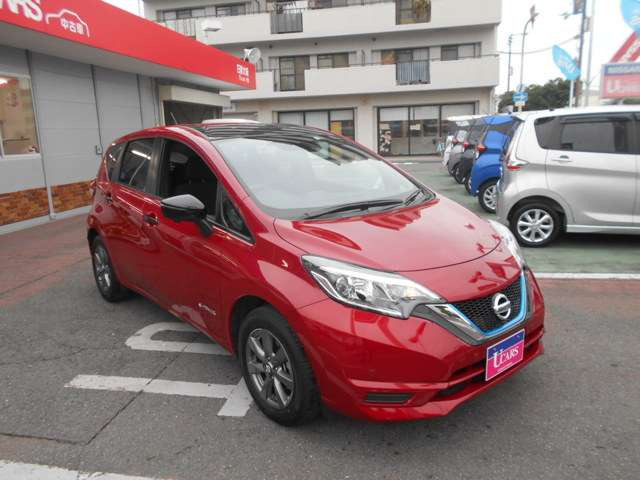 中古車 日産 ノート 1 2 E Power X ブラックアロー の中古車詳細 11 000km レッドブラック 大阪府 137万円 中古車情報 中古車検索なら 車選びドットコム 車選び Com