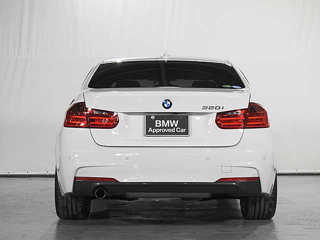 中古車 Bmw 3i Mスポーツ の中古車詳細 32 000km ホワイト 神奈川県 229万円 中古車情報 中古車検索なら 車選びドットコム 車選び Com