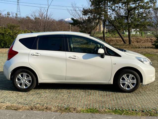 中古車 日産 ノート 1 2 X Dig S の中古車詳細 43 000km パールホワイト 新潟県 36万円 中古車情報 中古車検索なら 車選びドットコム 車選び Com