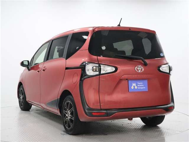 中古車 トヨタ シエンタ ハイブリッド 1 5 G の中古車詳細 24 000km レッドメタリックメタリック 神奈川県 145万円 中古 車情報 中古車検索なら 車選びドットコム 車選び Com