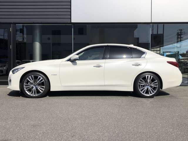 中古車 日産 スカイライン 3 5 ハイブリッド Gt タイプsp 4wd の中古車詳細 5 000km ホワイト 新潟県 458万円 中古車情報 中古車検索なら 車選びドットコム 車選び Com