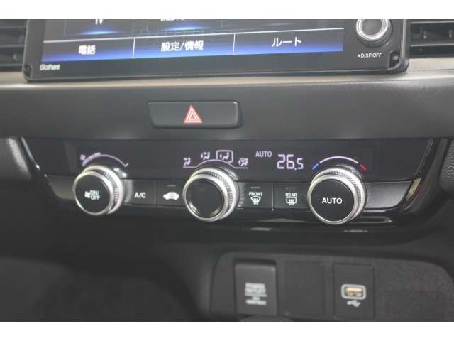 中古車 ホンダ フィット 1 5 E Hev ホーム の中古車詳細 18 000km ライトブルー 山口県 1 2万円 中古車 情報 中古車検索なら 車選びドットコム 車選び Com