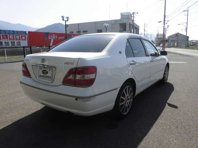 中古車 トヨタ ブレビス 2 5 Ai250 プレミアム の中古車詳細 85 000km パール 徳島県 39万円 中古車情報 中古車 検索なら 車選びドットコム 車選び Com