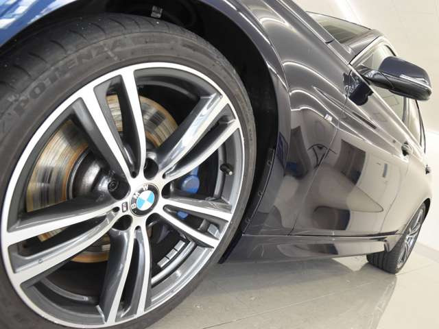 中古車 Bmw 340i 40th アニバーサリーエディション の中古車詳細 19 000km ブルーメタリック 鳥取県 428万円 中古車情報 中古車検索なら 車選びドットコム 車選び Com