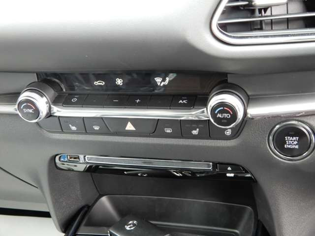 中古車 マツダ Cx 30 2 0 X Lパッケージ 4wd Awd の中古車詳細 4 000km ダークブルー 秋田県 298万円 中古車情報 中古車検索なら 車選びドットコム 車選び Com