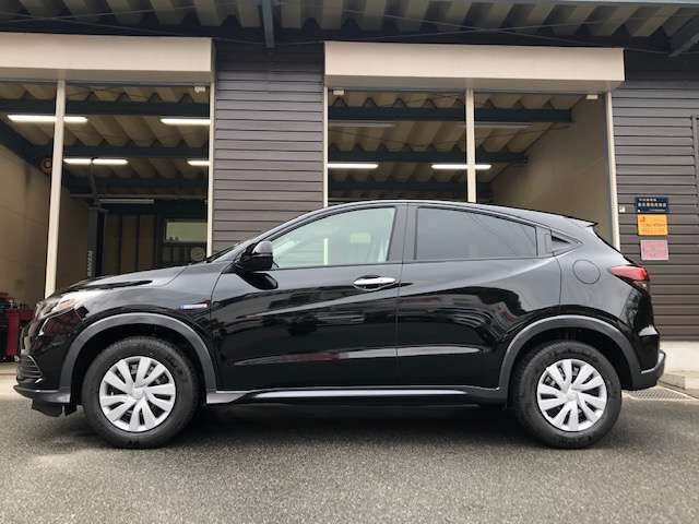 中古車 ホンダ ヴェゼル 1 5 ハイブリッド X ホンダセンシング の中古車詳細 登録済未使用車 10km走行 ブラック 福島県 239万円 中古車情報 中古車検索なら 車選びドットコム 車選び Com