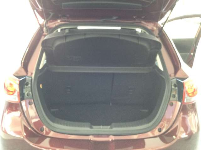 中古車 マツダ デミオ 1 3 13s ツーリング の中古車詳細 000km レッド 長崎県 123万円 中古車情報 中古車検索なら 車選びドットコム 車選び Com