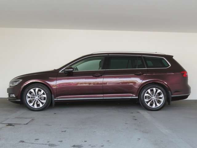 中古車 フォルクスワーゲン パサートヴァリアント Tsi ハイライン の中古車詳細 35 000km ワインレッドメタリック 神奈川県 227 9万円 中古車情報 中古車検索なら 車選びドットコム 車選び Com