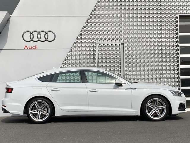 中古車 アウディ A5スポーツバック 2 0 Tfsi スポーツ Sラインパッケージ の中古車詳細 38 000km ホワイトメタリック 千葉県 392万円 中古車情報 中古車検索なら 車選びドットコム 車選び Com
