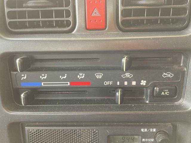 中古車 スズキ キャリイ Kc エアコン パワステ 4wd の中古車詳細 98 000km ホワイト 和歌山県 35 5万円 中古車 情報 中古車検索なら 車選びドットコム 車選び Com