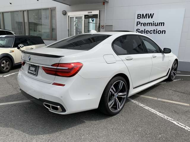 中古車 Bmw 740i Mスポーツ の中古車詳細 32 000km ホワイト 大阪府 478万円 中古車情報 中古車検索なら 車 選びドットコム 車選び Com