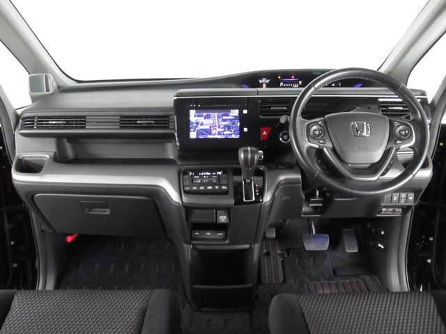 中古車 ホンダ ステップワゴン 1 5 スパーダ 4wd の中古車詳細 67 000km ブラックパール 京都府 155万円 中古車情報 中古車検索なら 車選びドットコム 車選び Com