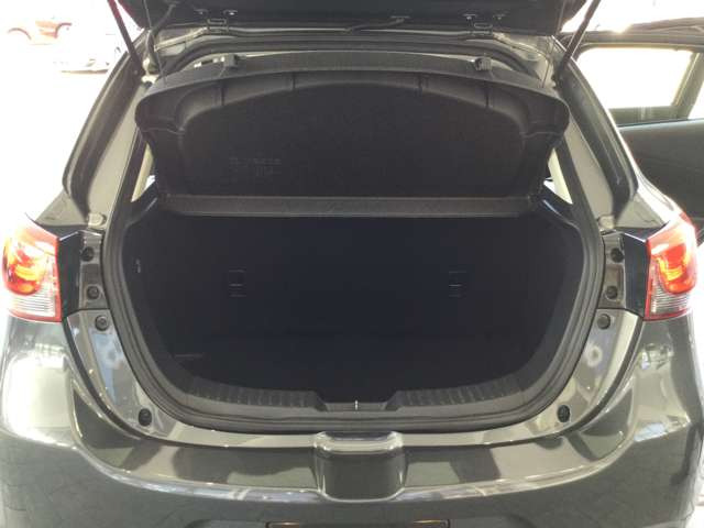 中古車 マツダ デミオ 1 3 13c の中古車詳細 70 000km グレー 長崎県 59 8万円 中古車情報 中古車検索なら 車選びドットコム 車選び Com