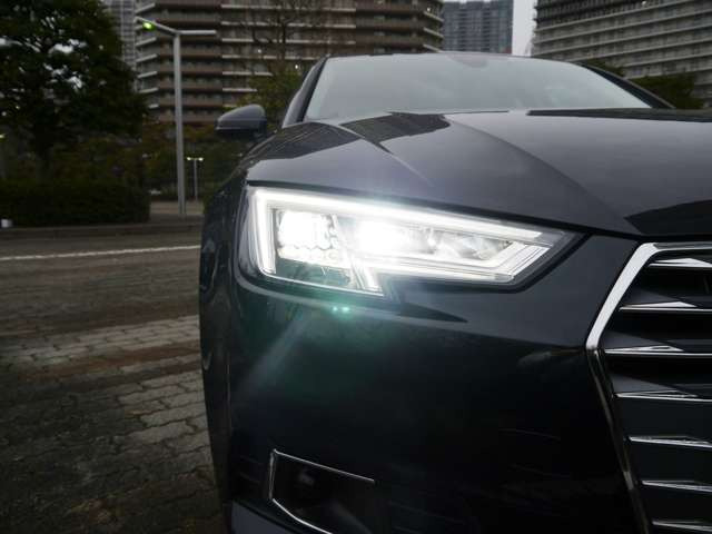 中古車 アウディ アバント 2 0 Tfsi の中古車詳細 000km ブルー 東京都 295万円 中古車情報 中古車検索なら 車選びドットコム 車選び Com