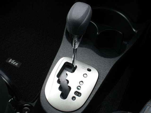 中古車 トヨタ ヴィッツ 1 0 F スマイルエディション の中古車詳細 28 000km ライトパープル 栃木県 39 8万円 中古車 情報 中古車検索なら 車選びドットコム 車選び Com