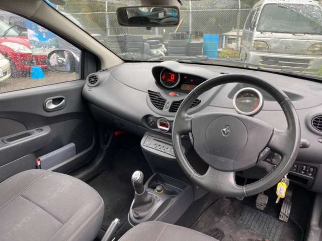 中古車 ルノー トゥインゴ Gt 5速mtターボサンルーフ検2年受渡キーレス の中古車詳細 97 000km ブルー 大分県 29万円 中古車情報 中古車検索なら 車選びドットコム 車選び Com