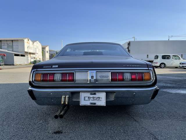 中古車 日産 セドリック 330ハードトップ Sgle の中古車詳細 66 000km マルーン 和歌山県 330万円 中古車情報 中古車 検索なら 車選びドットコム 車選び Com