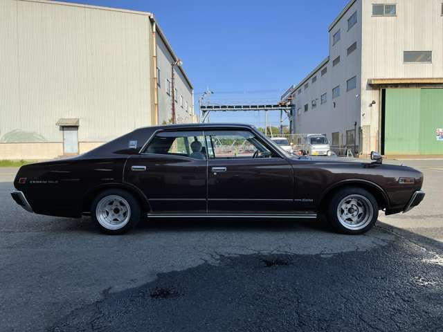 中古車 日産 セドリック 330ハードトップ Sgle の中古車詳細 66 000km マルーン 和歌山県 330万円 中古車情報 中古車 検索なら 車選びドットコム 車選び Com