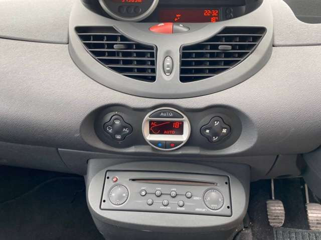 中古車 ルノー トゥインゴ Gt 5速mtターボサンルーフ検2年受渡キーレス の中古車詳細 97 000km ブルー 大分県 29万円 中古車情報 中古車検索なら 車選びドットコム 車選び Com